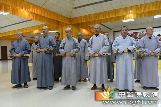 禅七监香法师  摄影：常安