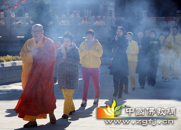 万寿寺举办吉祥祝圣法会