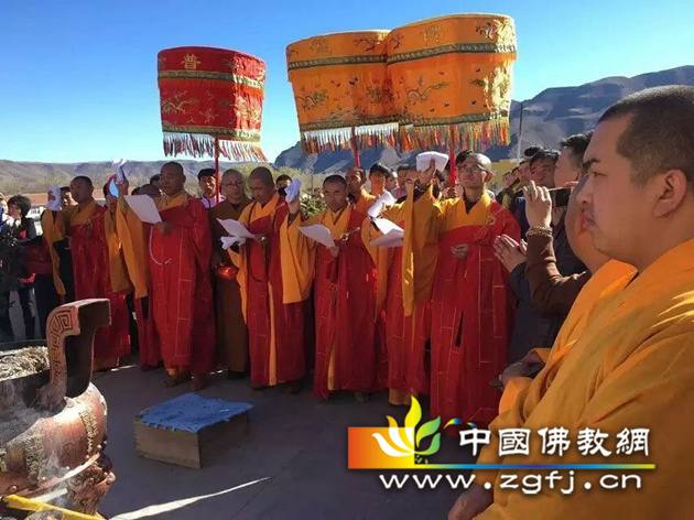内蒙古赤峰万佛寺开光大典暨爱心助学捐赠仪式隆重举行