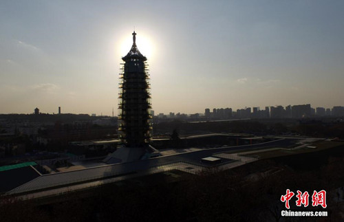 南京大报恩寺遗址公园开园 重现千年琉璃塔3.jpg