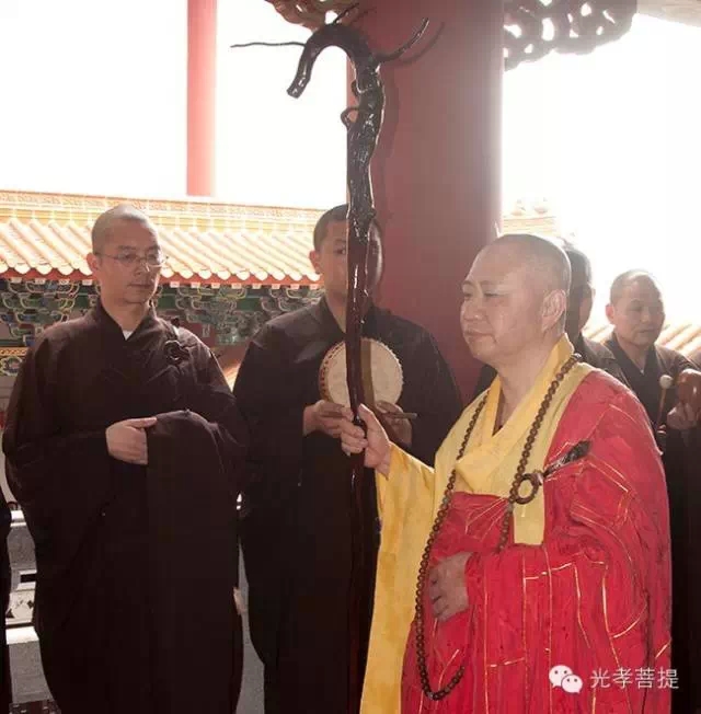 明生大和尚为龙象法师送关