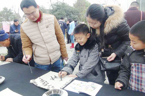 禅心送祝福 法鼓山四川安心服务站关怀学童