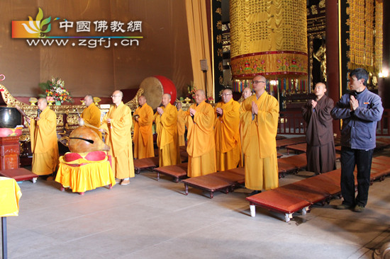 迎请供奉法会现场.jpg