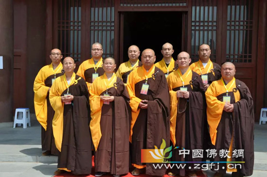 讲经法师合影