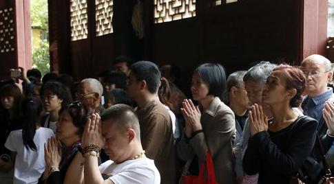 杭州灵隐寺为尼泊尔等地震受灾地区举行消灾祈福法会