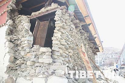 尼泊尔强震导致西藏17座寺庙受损 3座毁之一旦