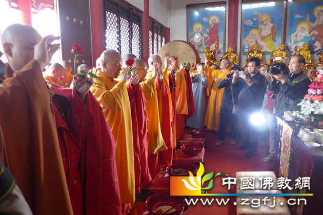 临济宗白云法系祖庭桐柏山太白顶云台禅寺举行佛像开光庆典法会