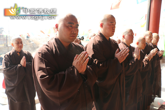 石佛古寺举办第五期短期出家法会