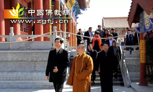 石家庄市人大常委会副主任楚行宇带领部分人大代表视察天台寺.jpg