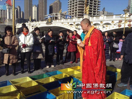惟俊法师洒净