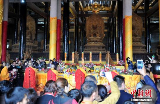 四川石象寺恭迎佛骨舍利回寺供奉