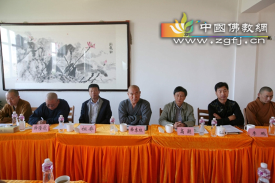 唐山市各寺院学习《关于习主席在全国宗教会议上重要讲话暨推进宗教活动场所内涵式发展实施方案》的会议