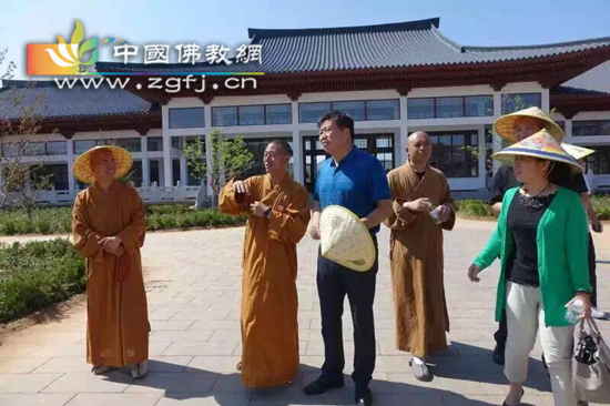 秦皇岛佛协参访交流团一行参访大佛光寺