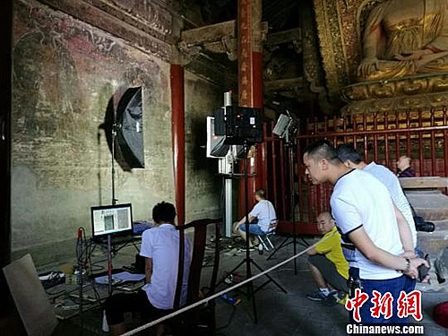 四川平武报恩寺近600年壁画接受“体检”.jpg