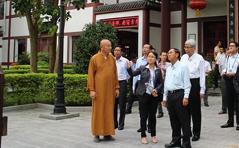 缅甸副总统吴敏瑞先生率代表团赴广西南宁观音禅寺参访