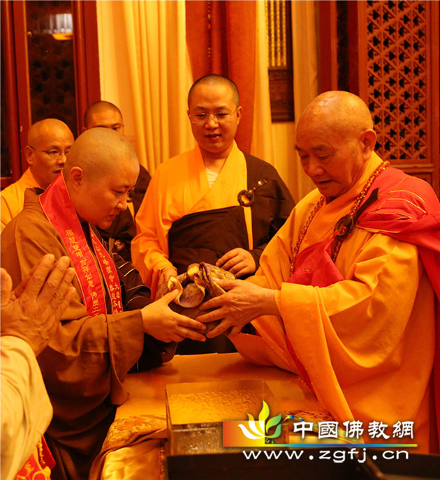 07 舍利封函 摄影:蒋大春.jpg