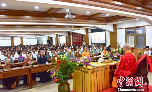 千年古刹厦门南普陀寺培训义工服务社区.jpg
