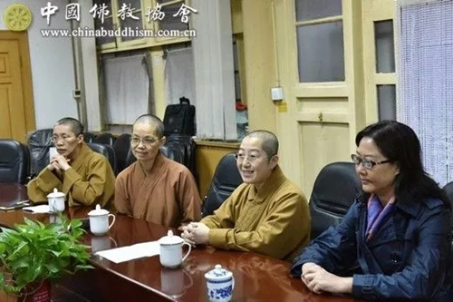 演觉副会长会见台湾中华人间佛教联合总会秘书长觉培法师一行.jpg