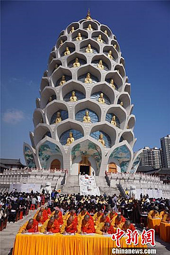 常州千年古刹千人抄经 祖孙同祈福献礼重阳.jpg