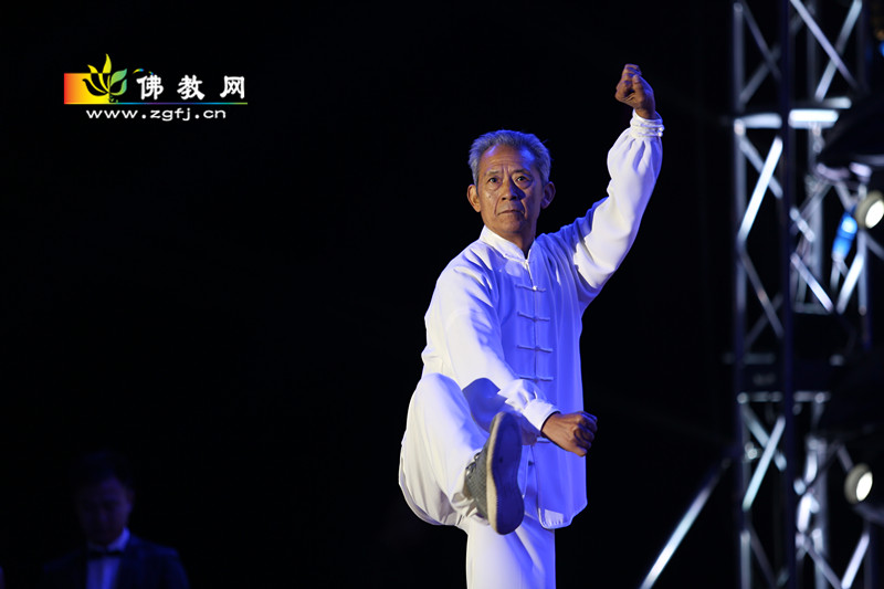 茶艺＆太极：表演者灵岩寺信息中心_副本.jpg