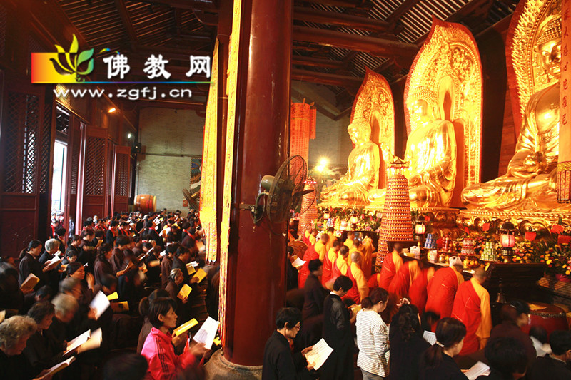 9庄严佛像,清净僧宝,大雄宝殿,华彩绽放(摄影:李国坚).jpg