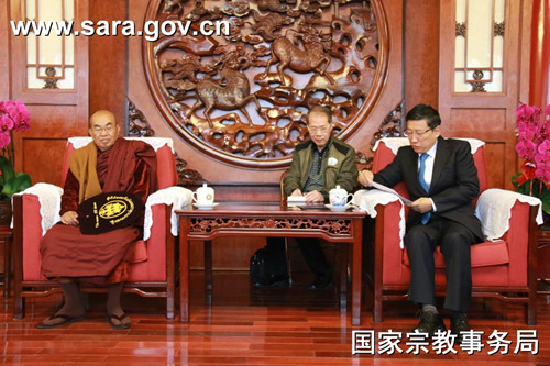 蒋坚永会见缅甸蒙古孟加拉等国高僧一行.jpg
