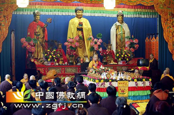 12大众虔诚修法.JPG