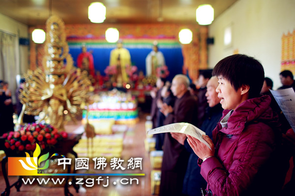 20大众恭敬虔诚.JPG