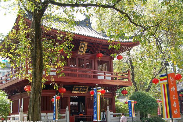 广州市佛教道教场所倡导文明敬香取得成效