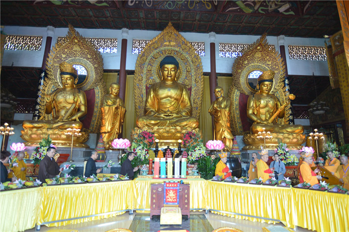 深圳弘法寺纪念本焕长老圆寂五周年暨2017年清明水陆法会圆满结束.jpg