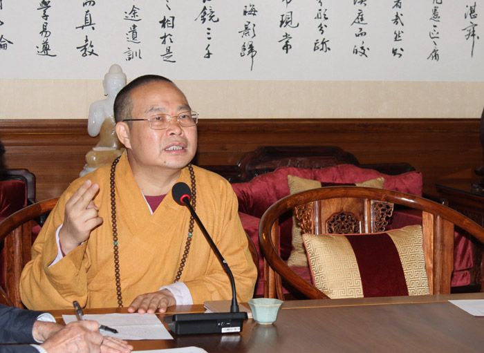 耀智大和尚畅谈大佛寺举行的“海上丝绸之路暨岭南佛教文化纪行”活动,在印度尼西亚的美好回忆。.jpg