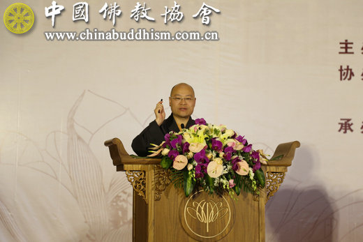 中国佛教协会副秘书长、中国佛教讲经交流基地主任光泉法师点评本场巡讲活动.jpg