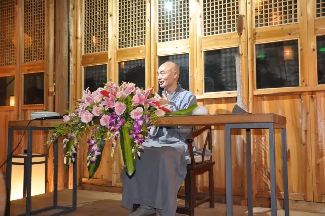 济群法师举办《禅与人生》讲座.jpg