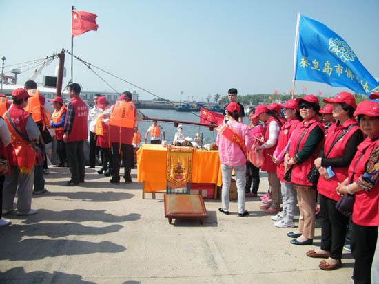 市佛协义工信众参与放生仪式.jpg