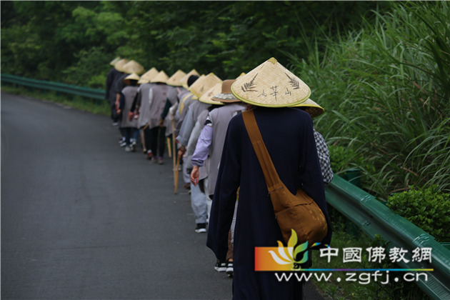行脚朝拜九华山