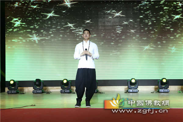 路勇《愿做菩萨那朵莲》.jpg
