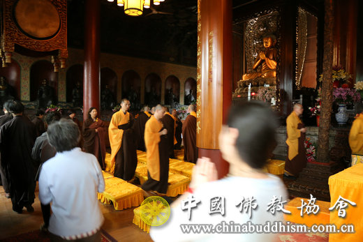 北京广济寺举行释迦牟尼佛陀圣诞2641年浴佛节法会3.jpg