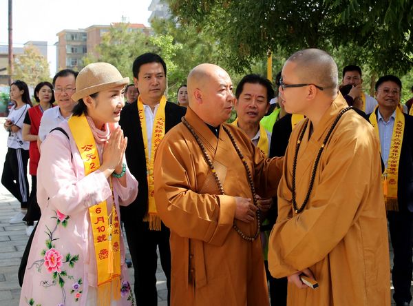 大型电视纪录片《鸠摩罗什》在甘肃武威开机 再现“佛教八宗之祖”传奇3.jpg
