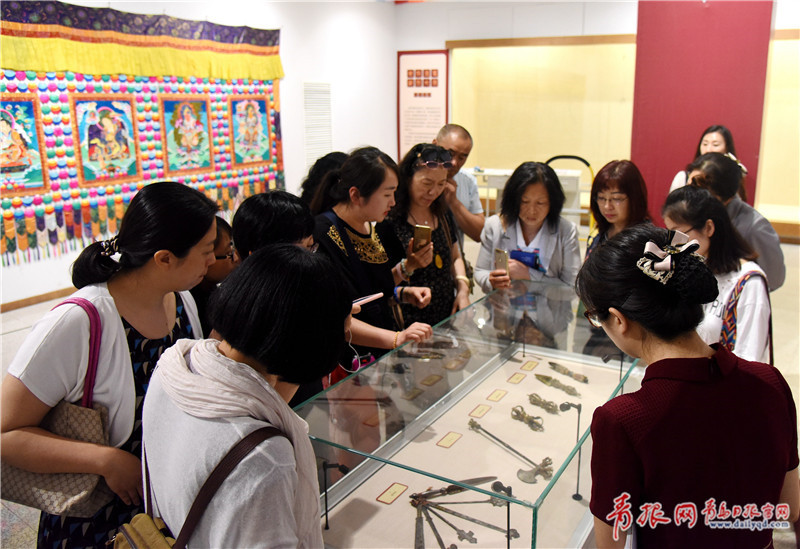 青海藏传佛教艺术展霸气亮相青岛博物馆9.jpg