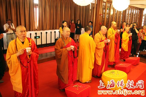 上海佛教居士林举行修复工程竣工暨香光堂全堂佛像开光法会11.jpg