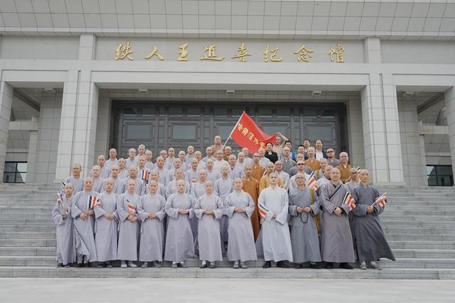 合影留念.jpg