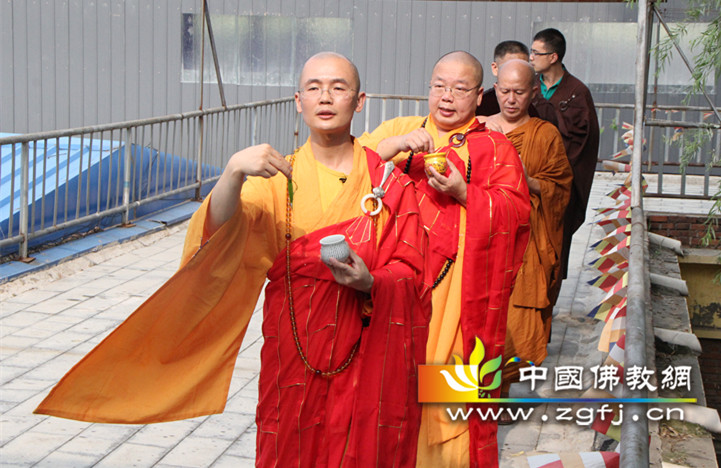 三位主法法师 清净道场.jpg