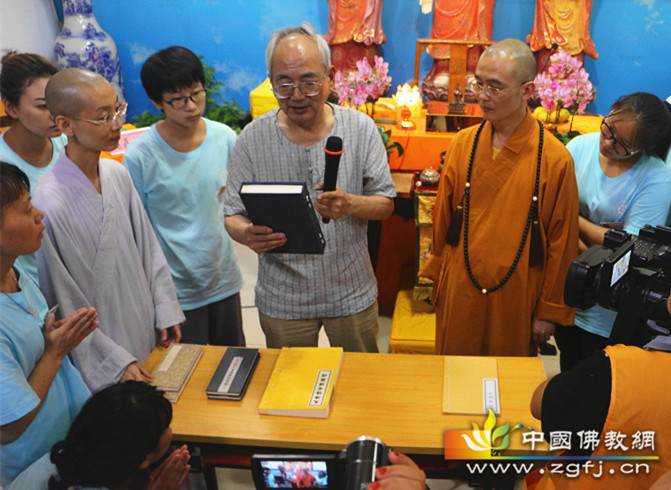 梵华精舍第六届夏令营第二天——青年人与读书、修书与修心、行禅.jpg