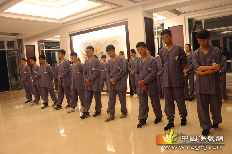 梵华精舍第六届夏令营第二天——青年人与读书、修书与修心、行禅.jpg
