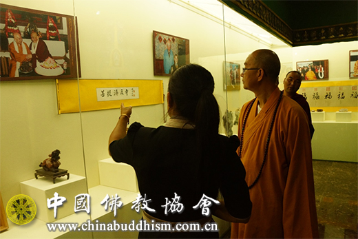学诚会长参观菩提济度寺博物馆.jpg