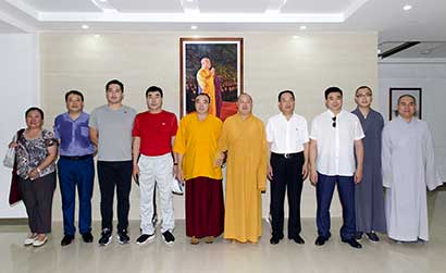 蒙古善妙寺方丈乃尔贵·赛布彦一行参访海南省佛教协会4.jpg