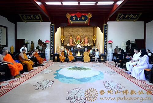 泰国拍蓬美提长老一行参访浙江普陀山.jpg