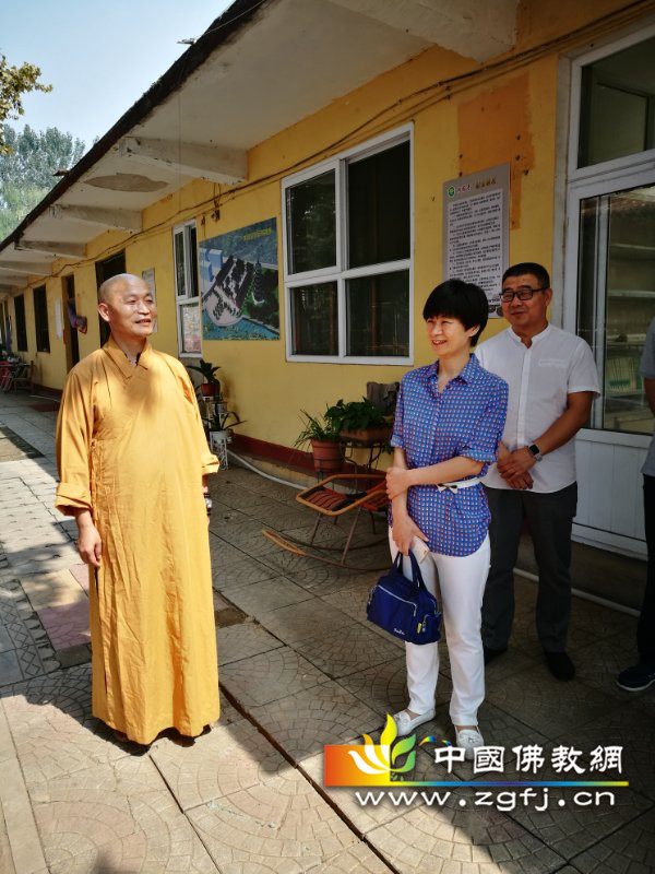 明谷法师汇报工作,得到市宗教局张君丽处长认可.jpg