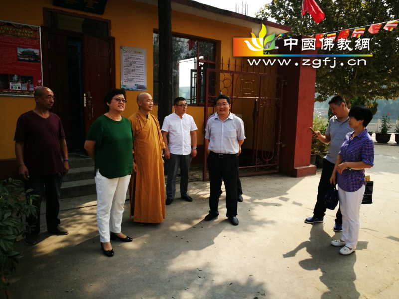 市宗教局李彬副局长等领导及区民政局赵会平局长、王志勇副局长莅临兴国寺督导双创工作 01_副本.jpg