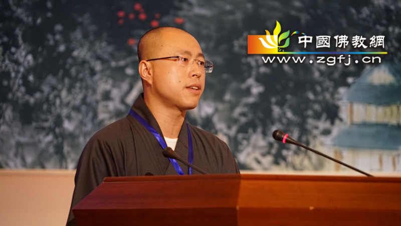 讲经交流法师代表道就法师作讲经经验交流发言.jpg